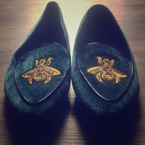 Cadet blue velvet pointed loafers